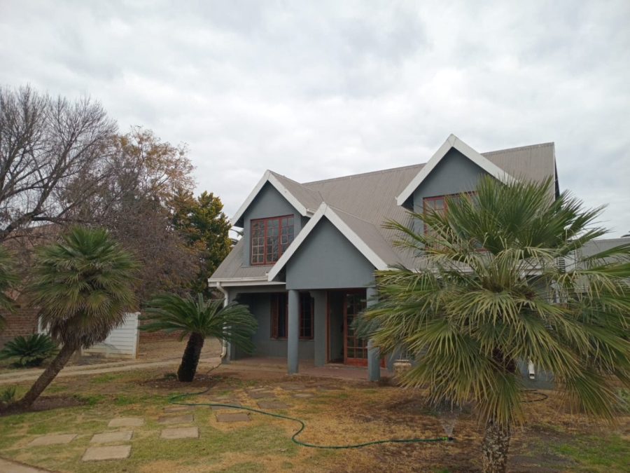 4 Bedroom Property for Sale in Bloemhof North West